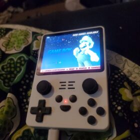 PlayBlast - Tragbarer Retro GameBoy photo review